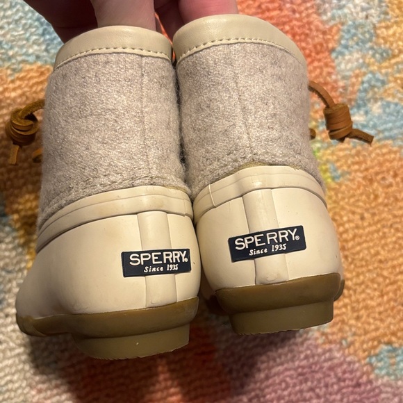 Sperry Kids Boots in Gray and White - Picture 2 of 7